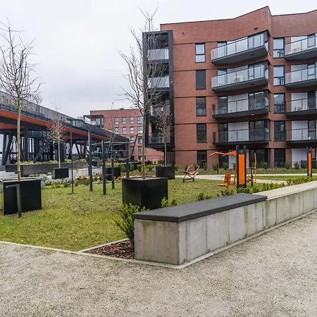 Апартаменты Apartmate- Oldtown Sienna Grobla Comfy Sauna & Free Gym