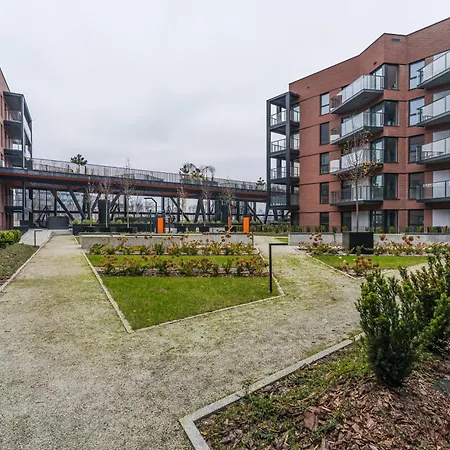 Apartmate- Oldtown Sienna Grobla Comfy Sauna & Free Gym Апартаменты *